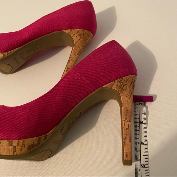 Fioni Pink Fuchsia Heels Size 6 - Picture 6 of 7